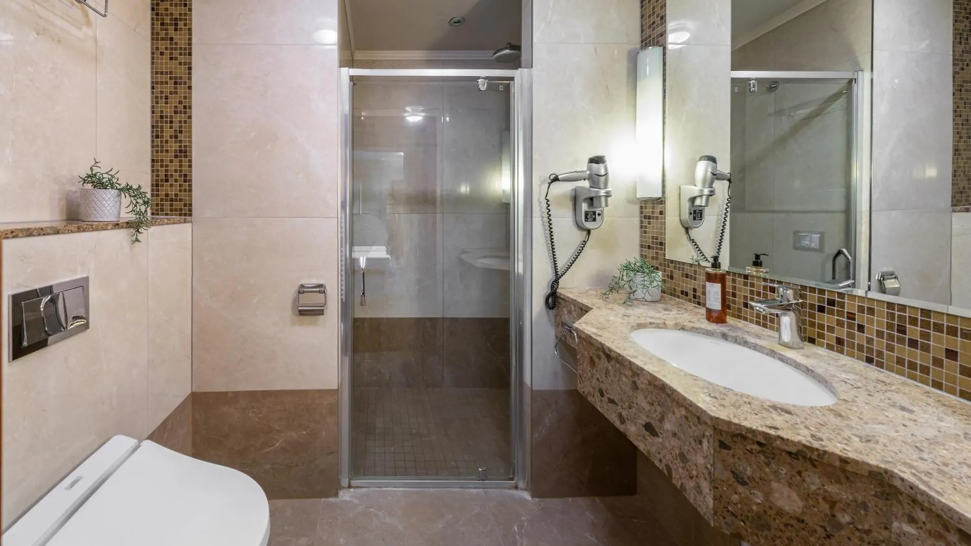 Aparthotel Crown Palace Apartments By Adrez Praha