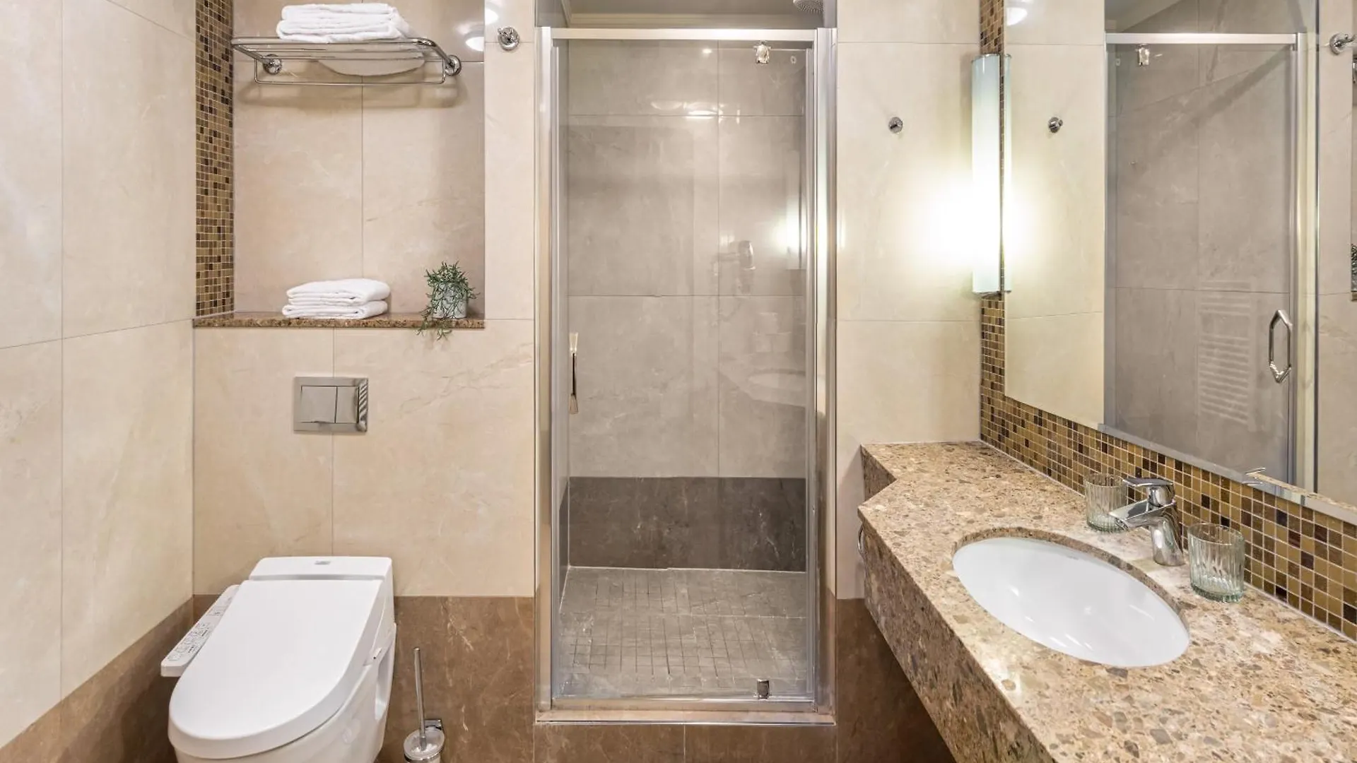 Hotel apartamentowy Crown Palace Apartments By Adrez Praga