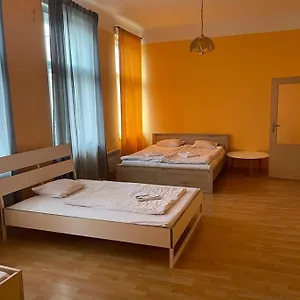 2* Bed & Breakfast Club